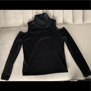 MOVING SALE 🔥 Bare Shoulder velvet top